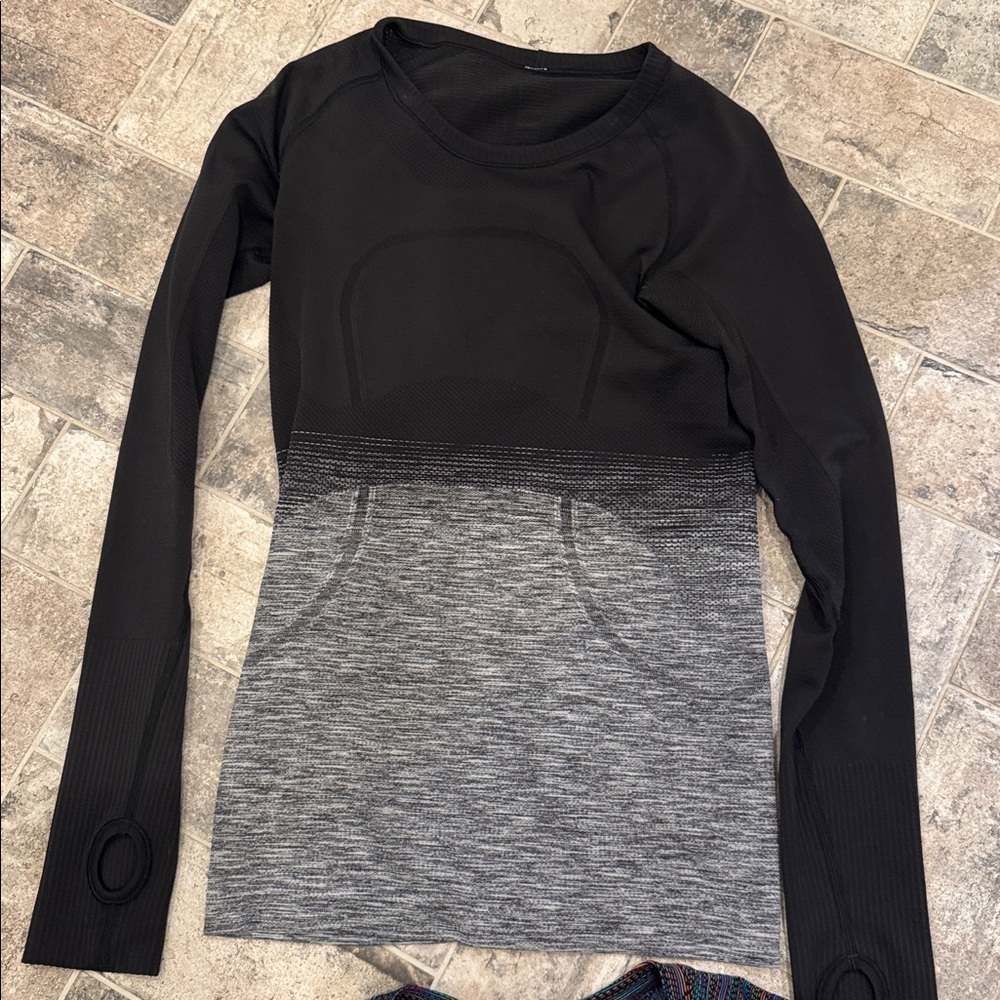 Lululemon Athletica Swiftly Tech Tops Shirts Women's Size 4 lot of 5 - Picture 6 of 6